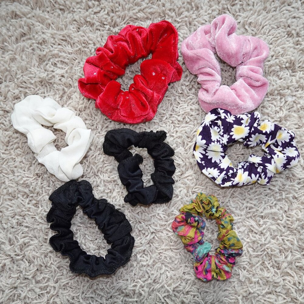 Lot of 7 like new hair scrunchies - black, red, white, pink, floral